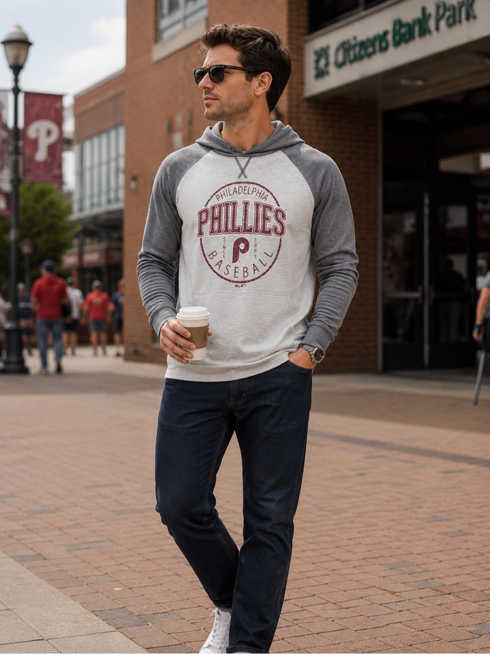 Magestic Philadelphia Phillies Lightweight Hooded Pullover
